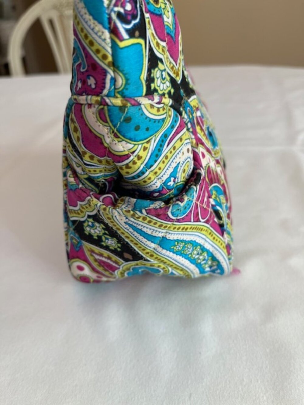 VERA BRADLEY | Bella Paisley Silk Quilted Handbag - Picture 4 of 13